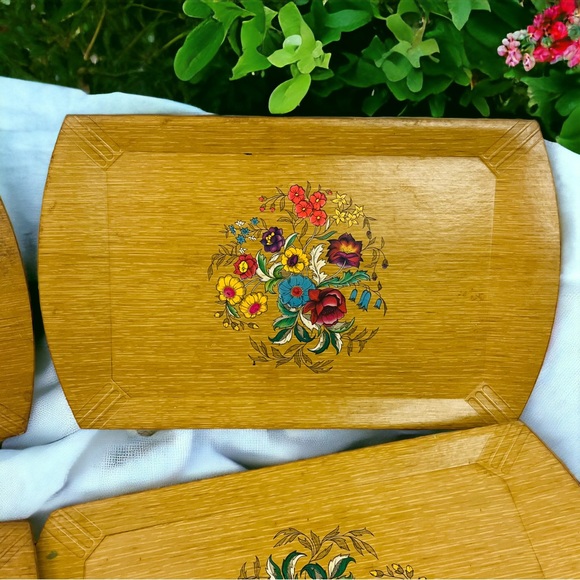 Hasko de Luxe Wooden Lap Trays with Floral Print | Set of 4 (18”L x 11”W)" - Picture 4 of 9